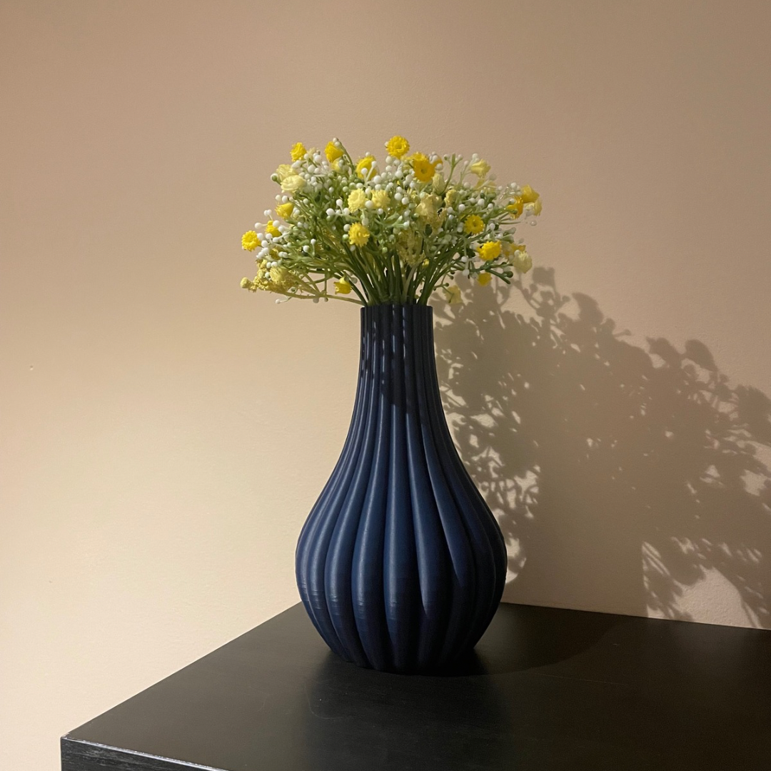 Ribbed Droplet Vase