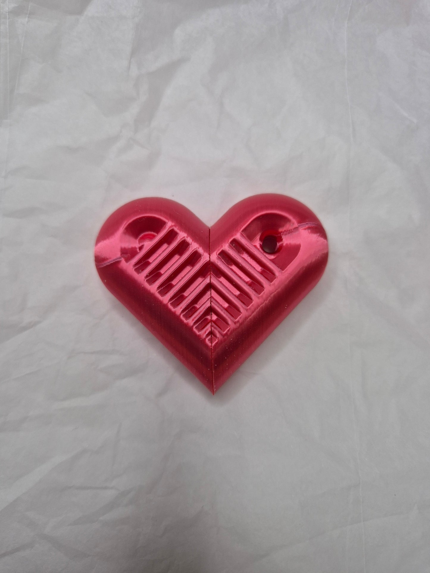 3dFidgets - heartSnap - Magnetic snap finger toy in heart shape with textured inside perfect for ADHD, autism and neurodivergent people