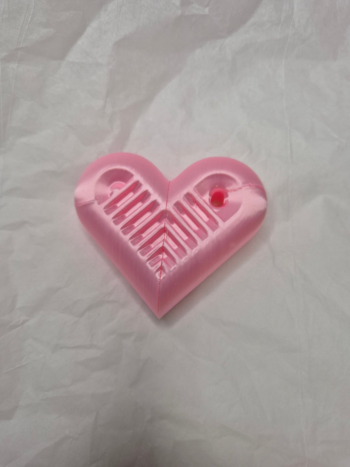 3dFidgets - heartSnap - Magnetic snap finger toy in heart shape with textured inside perfect for ADHD, autism and neurodivergent people