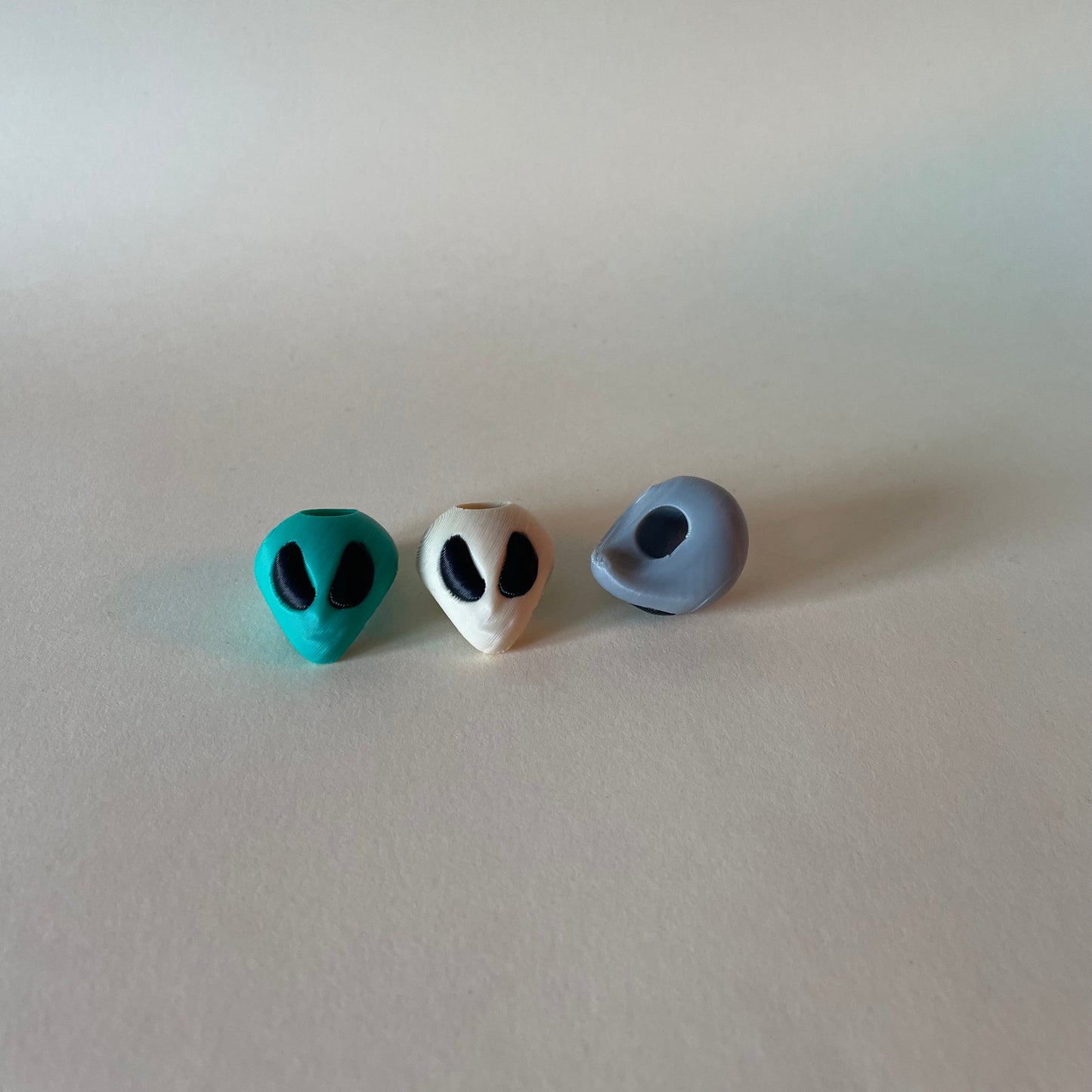 alien_head_hoodie_beads